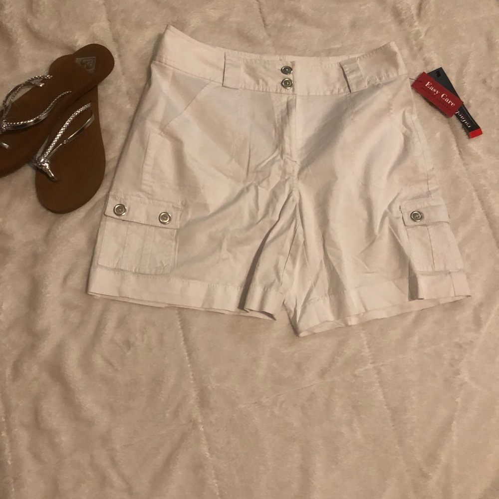 White Rafaella Stretch Twill Shorts - Sz 4 - NWT